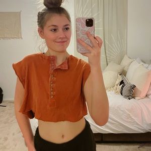 urban outfitters orange/red muscle cropped tank top!